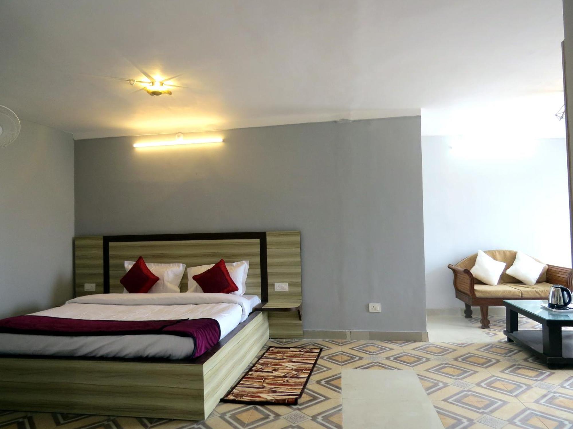 Hotel Haya Palace Nainital Eksteriør billede