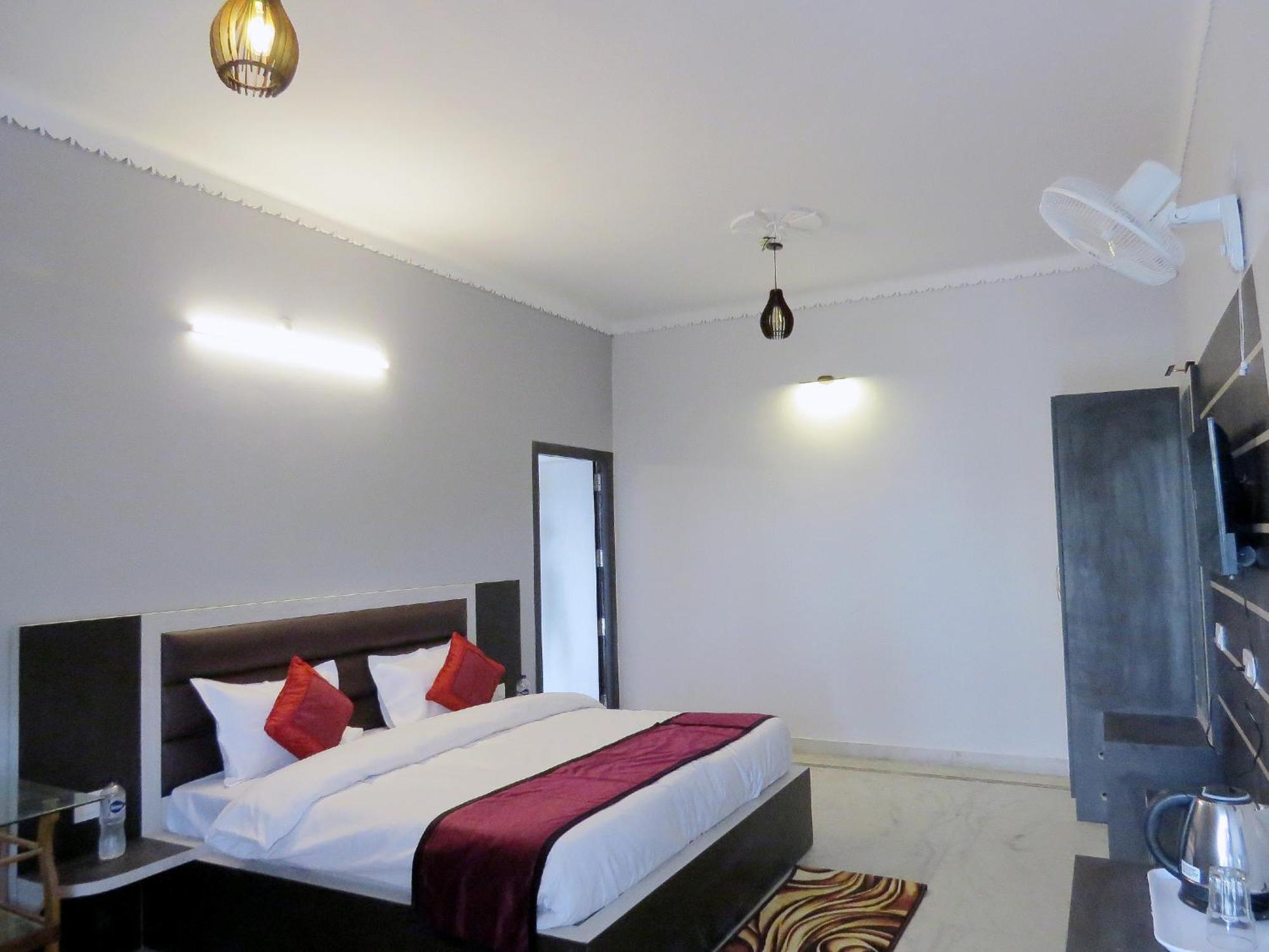 Hotel Haya Palace Nainital Eksteriør billede