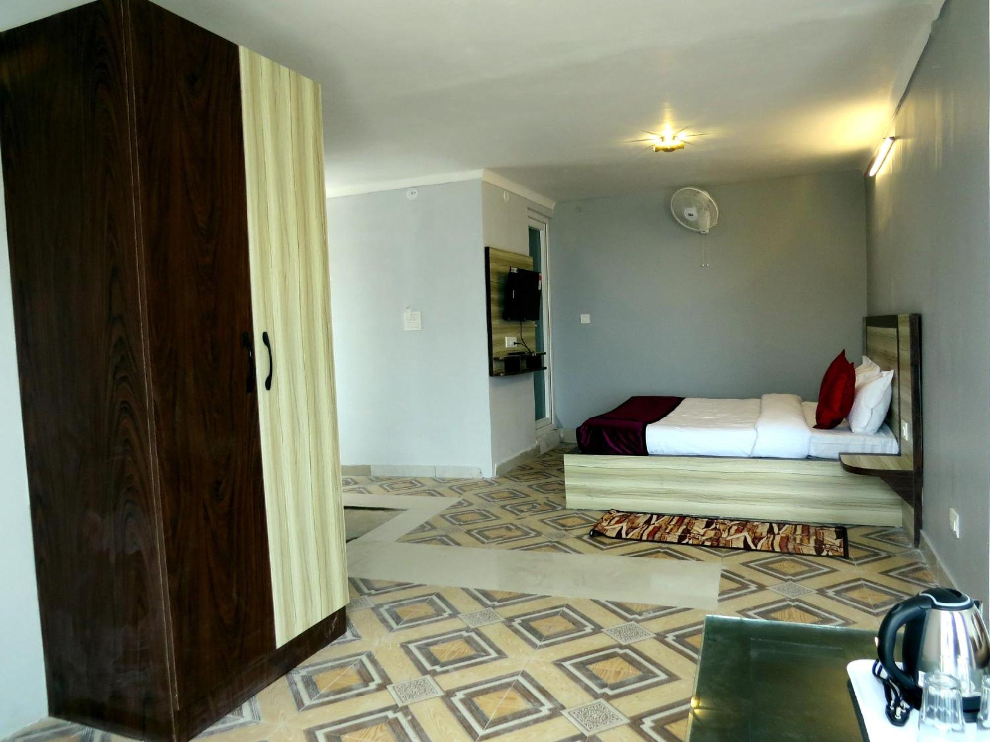 Hotel Haya Palace Nainital Eksteriør billede